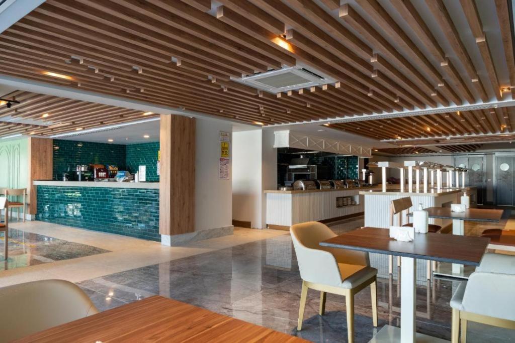 Side Square Hotel Ngoại thất bức ảnh