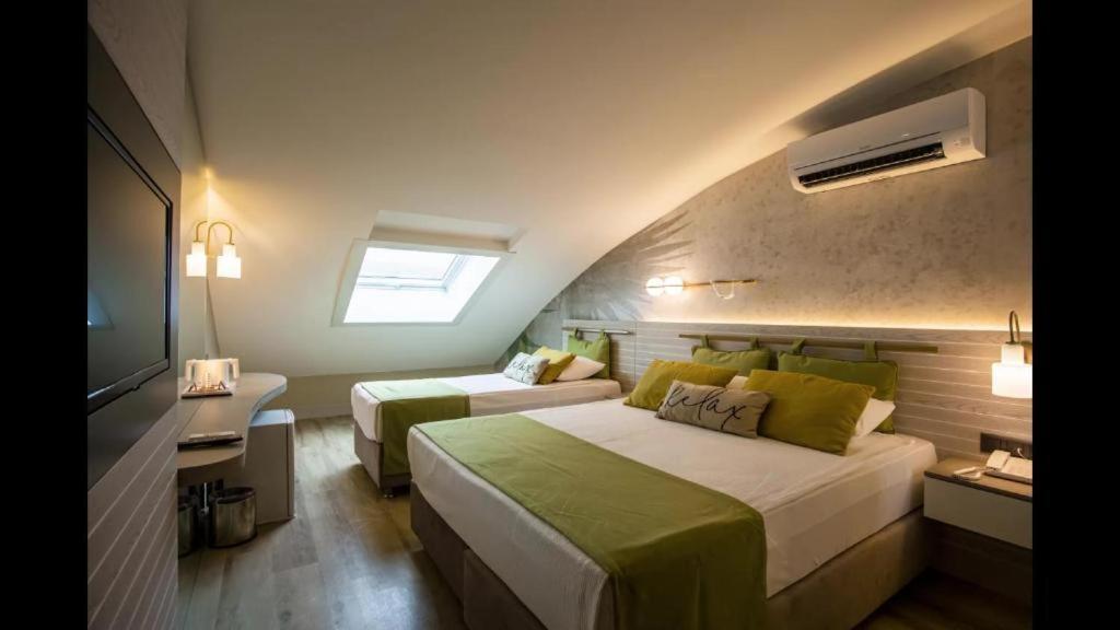 Side Square Hotel Ngoại thất bức ảnh