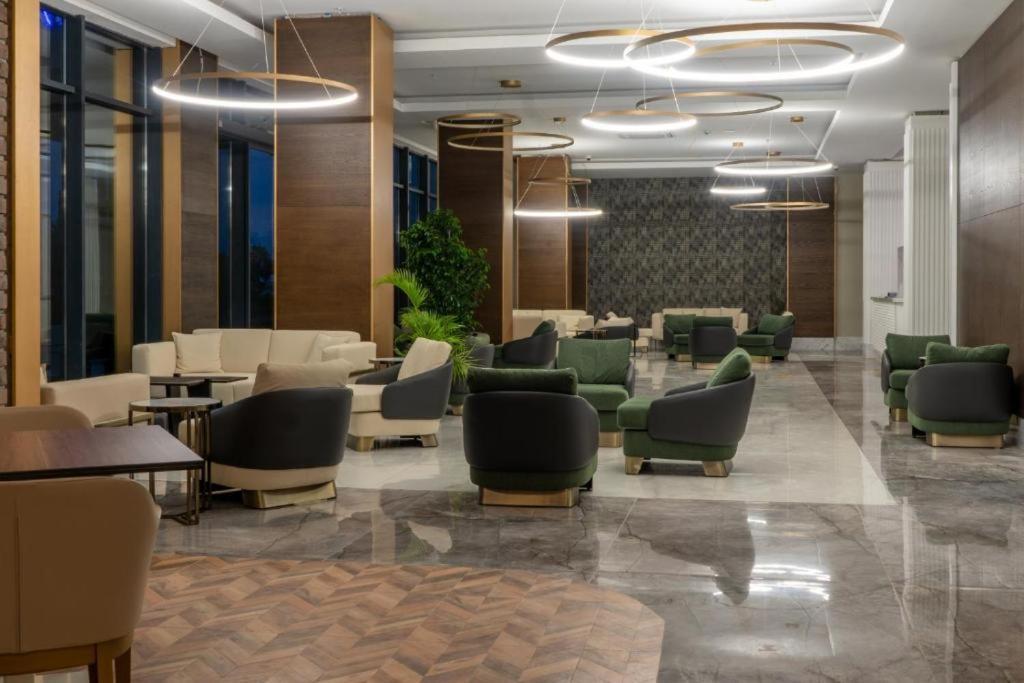 Side Square Hotel Ngoại thất bức ảnh