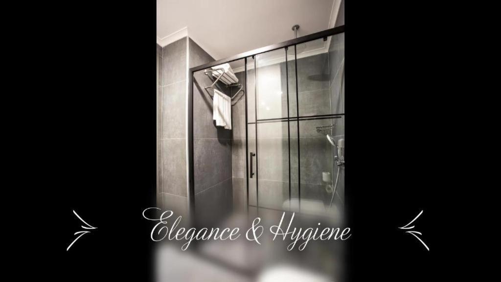 Side Square Hotel Ngoại thất bức ảnh