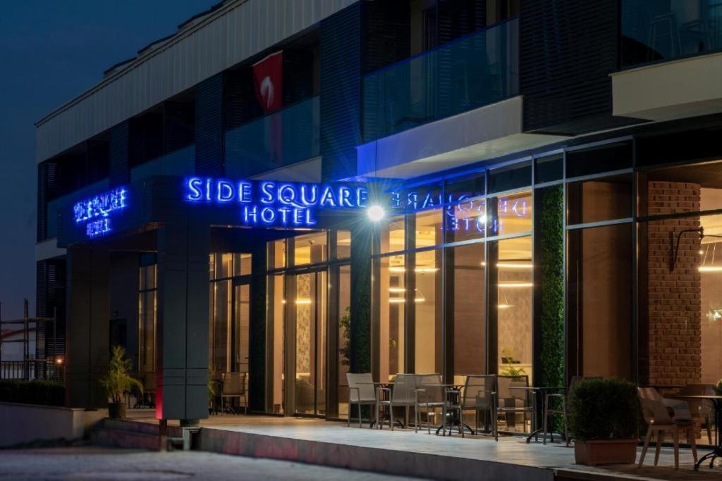 Side Square Hotel Ngoại thất bức ảnh