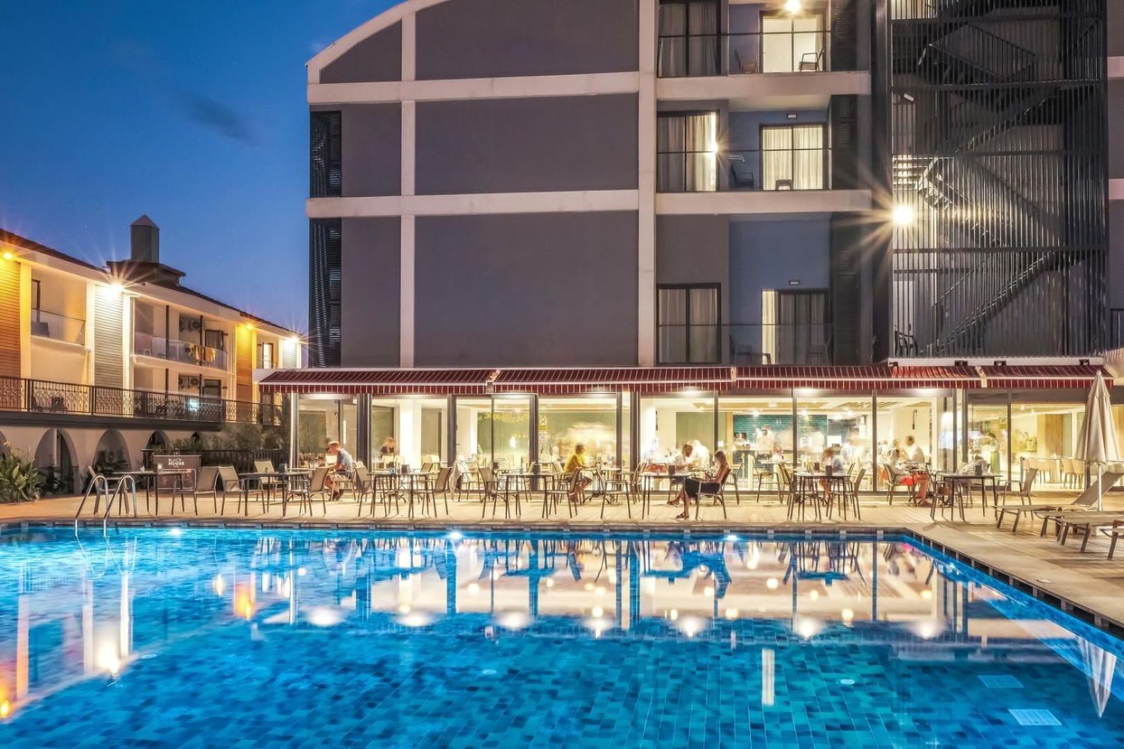 Side Square Hotel Ngoại thất bức ảnh