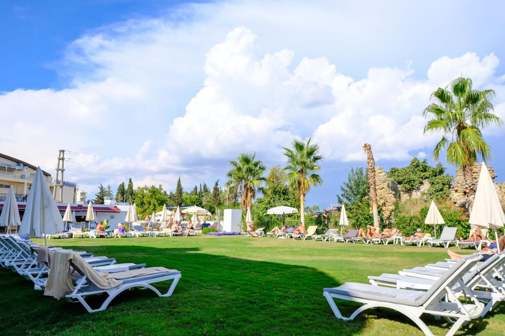 Side Square Hotel Ngoại thất bức ảnh