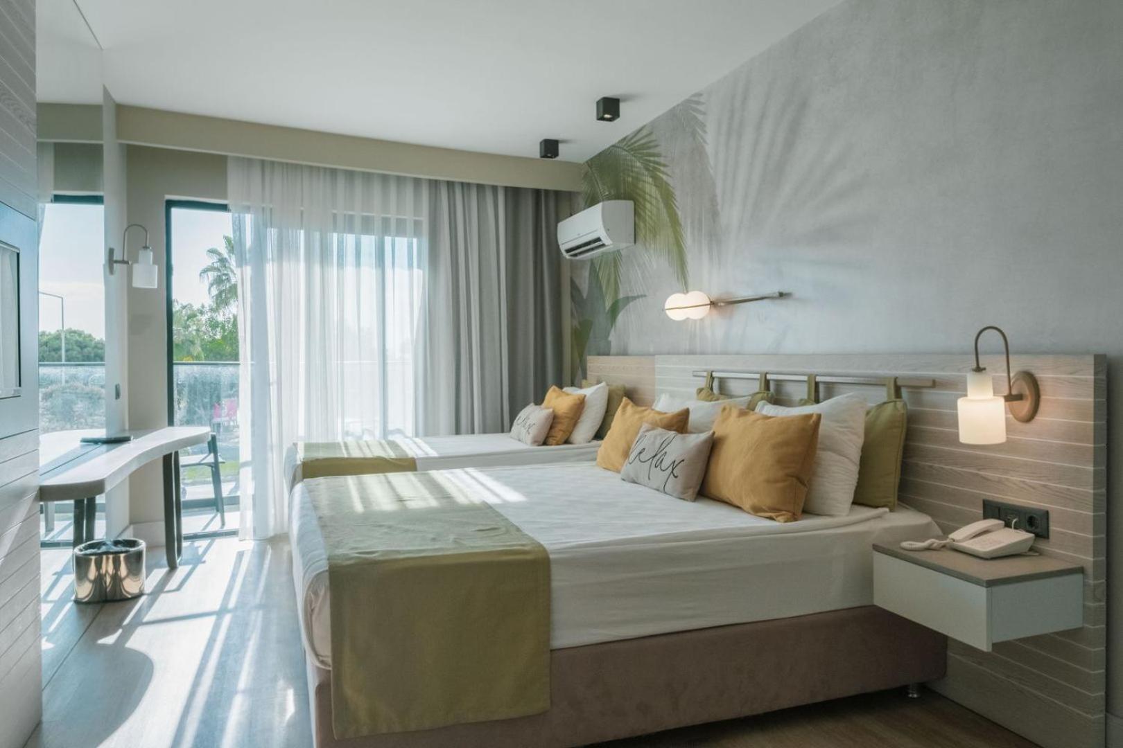 Side Square Hotel Ngoại thất bức ảnh