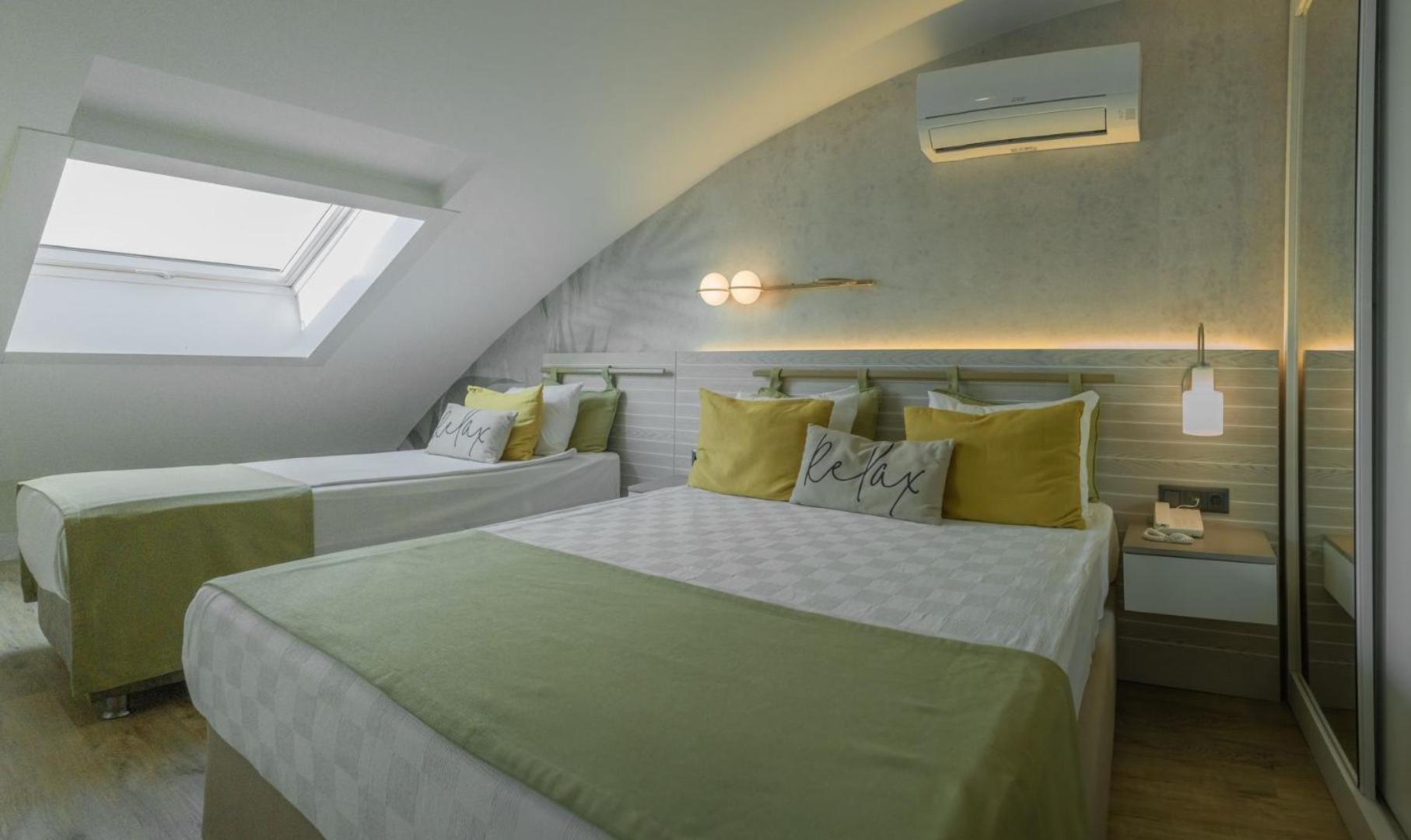 Side Square Hotel Ngoại thất bức ảnh