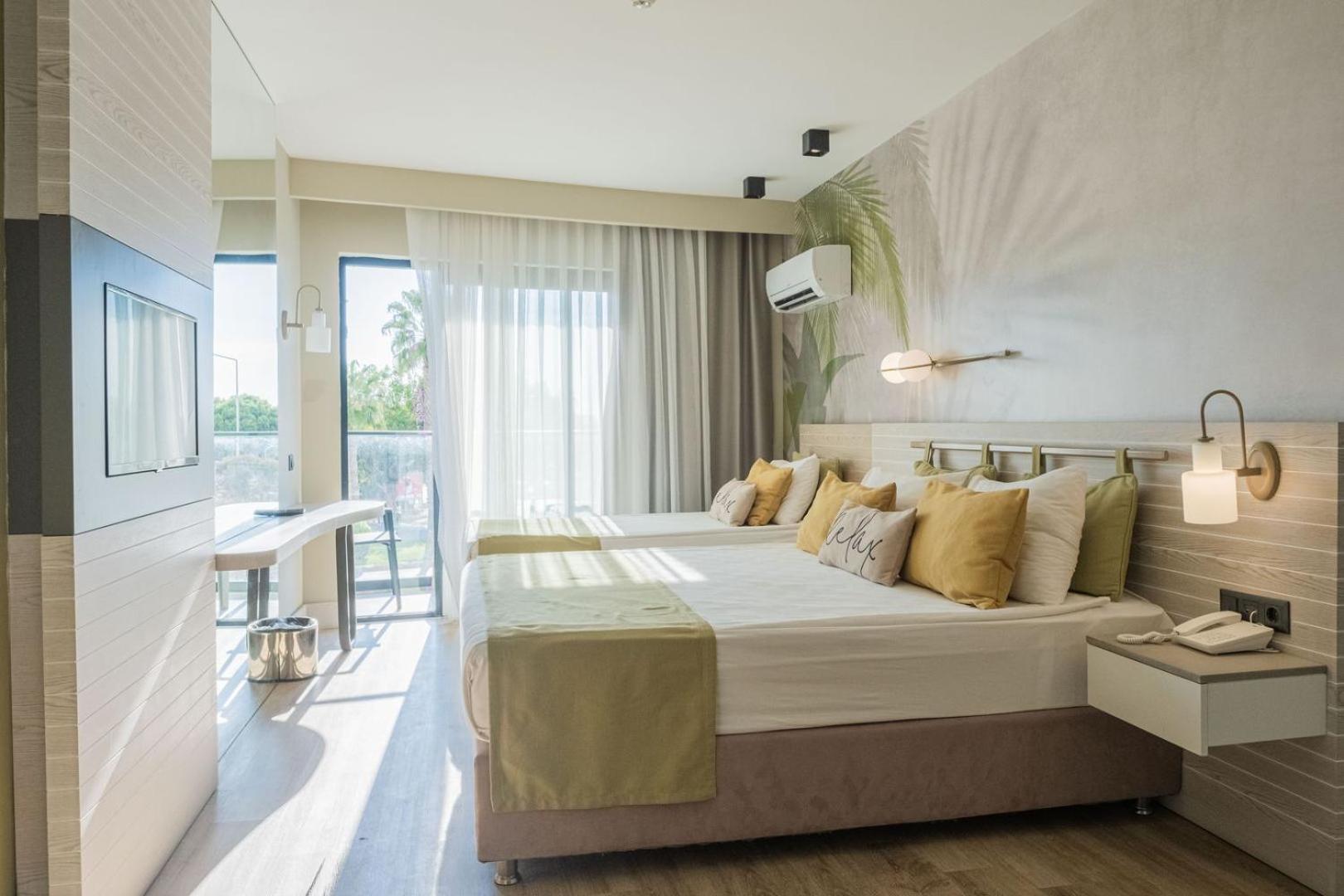 Side Square Hotel Ngoại thất bức ảnh