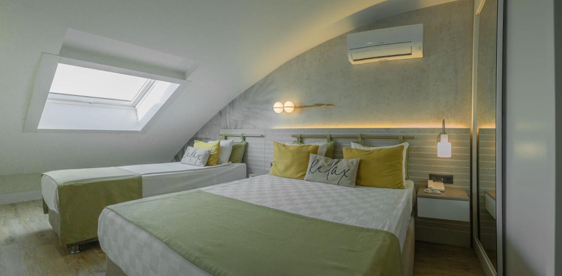 Side Square Hotel Ngoại thất bức ảnh